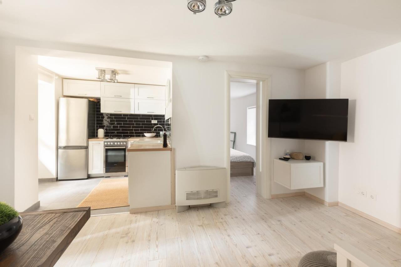 Apartment Coastal Villa Makarska Buitenkant foto